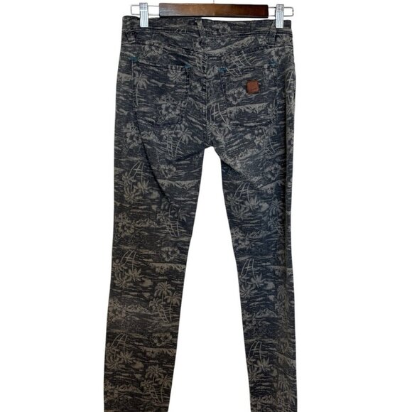 Roxy Women’s Denim Gray Floral Patterned Jeans Size 26 - Picture 6 of 6